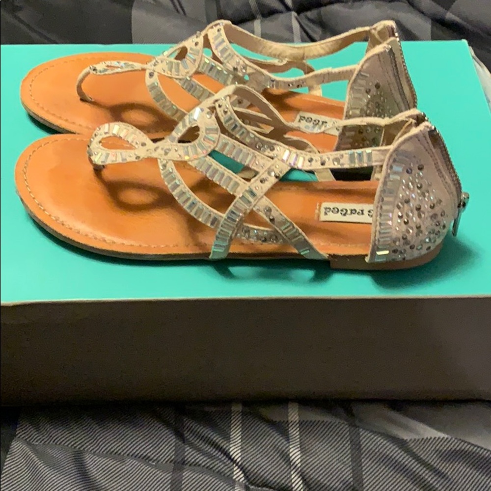 Not rated sandals